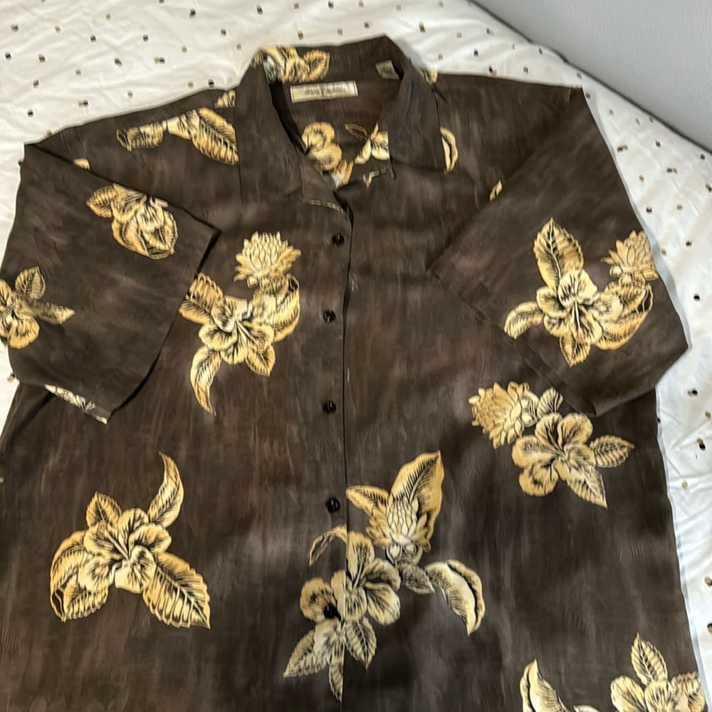 New! Tommy Bahama Men’s XL dress shirt